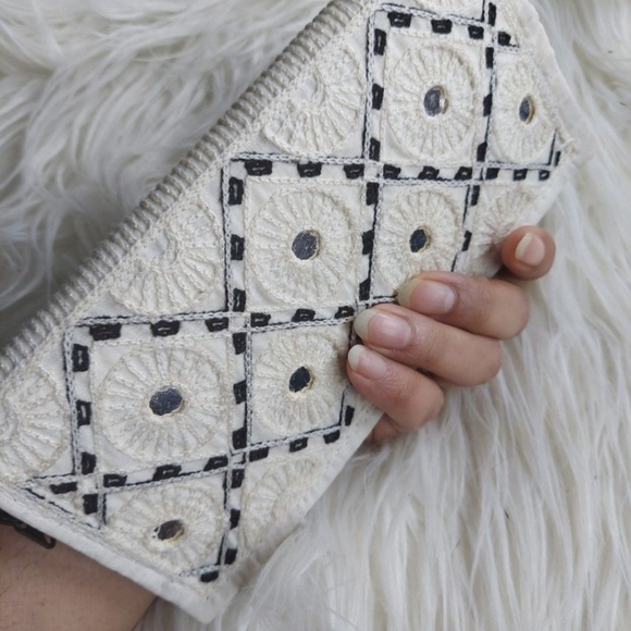 Bags - Picture 6 of 12